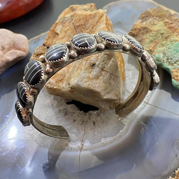 Vintage Native American Sterling Silver Channel Inlay Oval Onyx Bracelet - Picture 3 of 10
